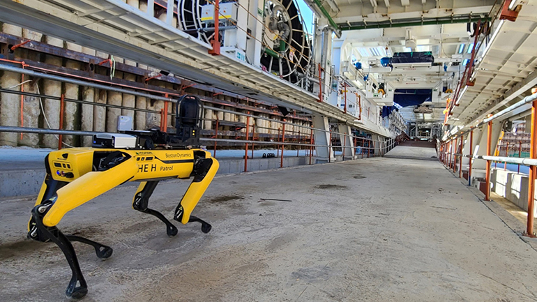 [Hyundai E&C has deployed an AI robot called ‘Spot’ to construction sites and is using it to manage the quality and safety of blind spots that are difficult for humans to access]